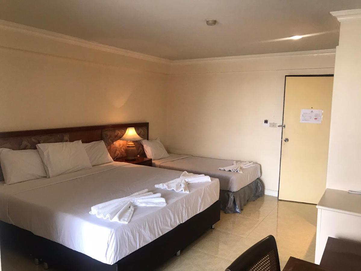 Jumbotel Hotel Бангкок Экстерьер фото