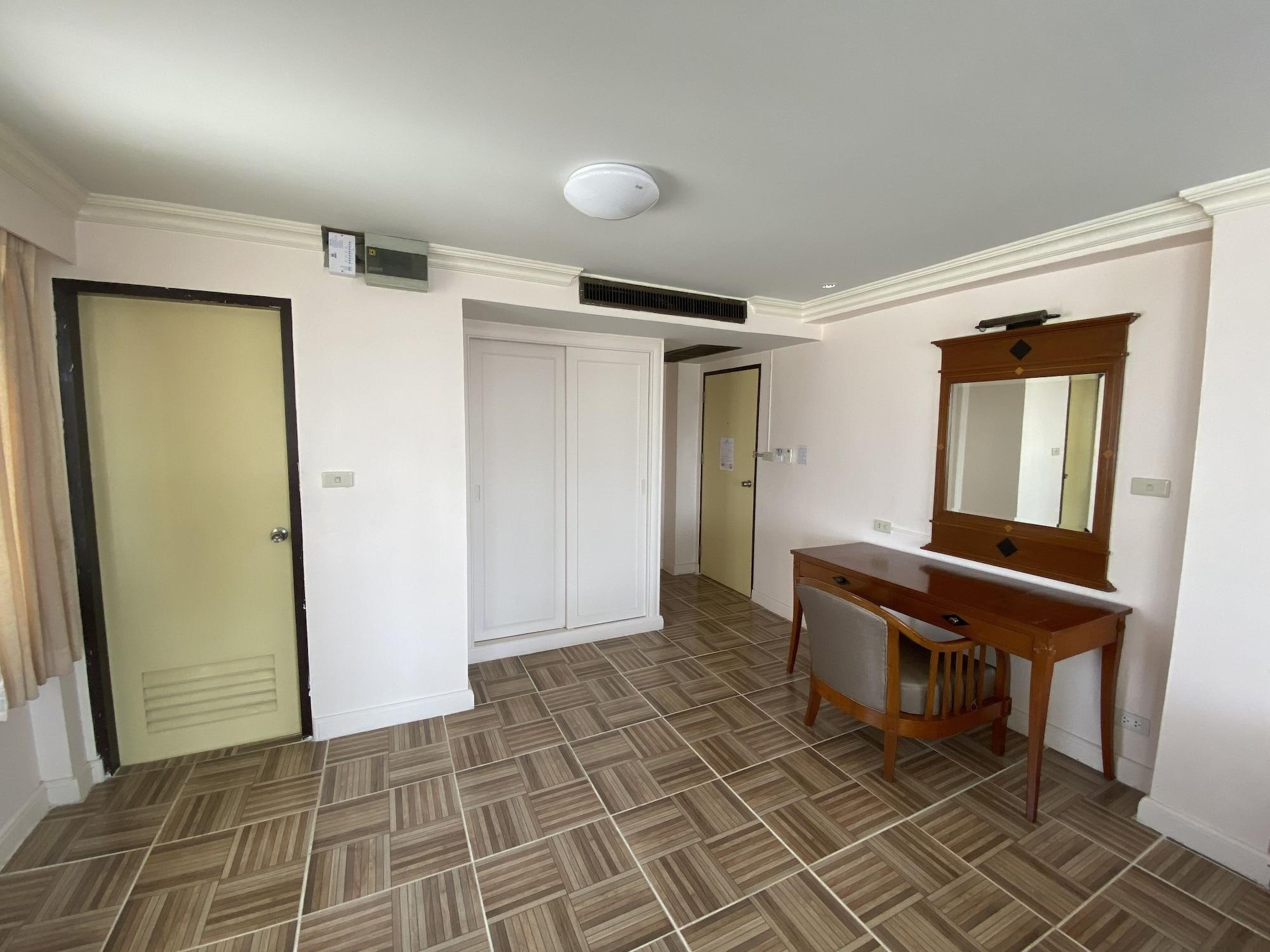 Jumbotel Hotel Бангкок Экстерьер фото