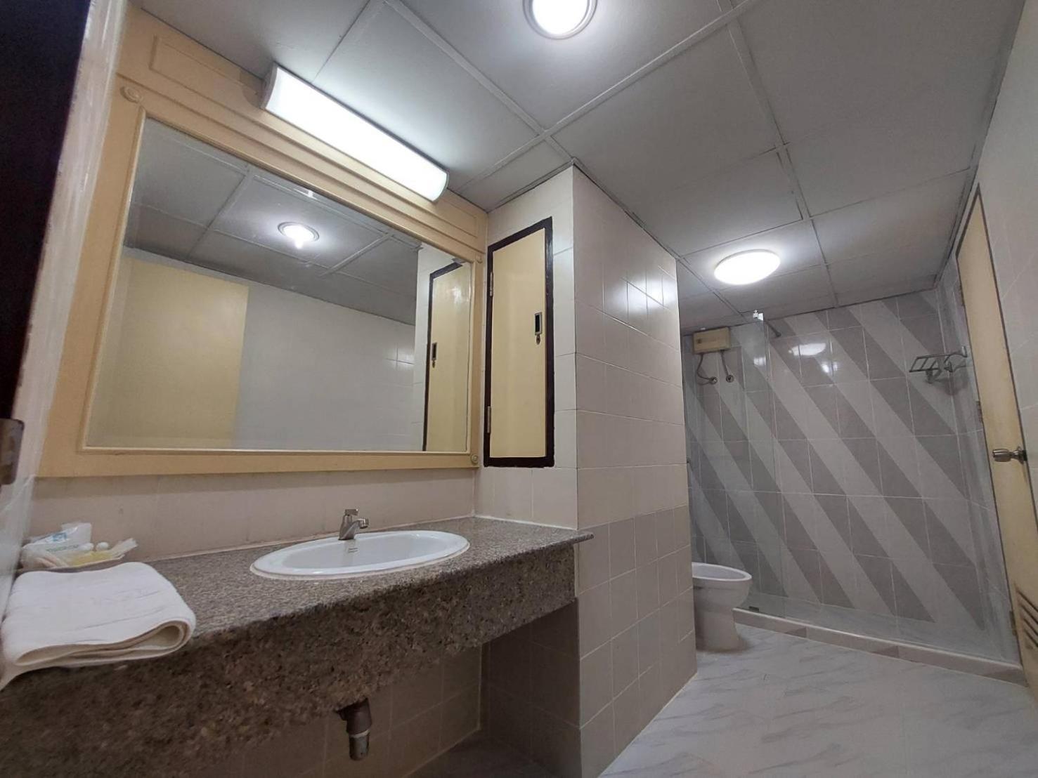 Jumbotel Hotel Бангкок Номер фото